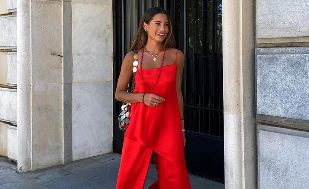 Este original outfit rojo de Zara es perfecto para quienes