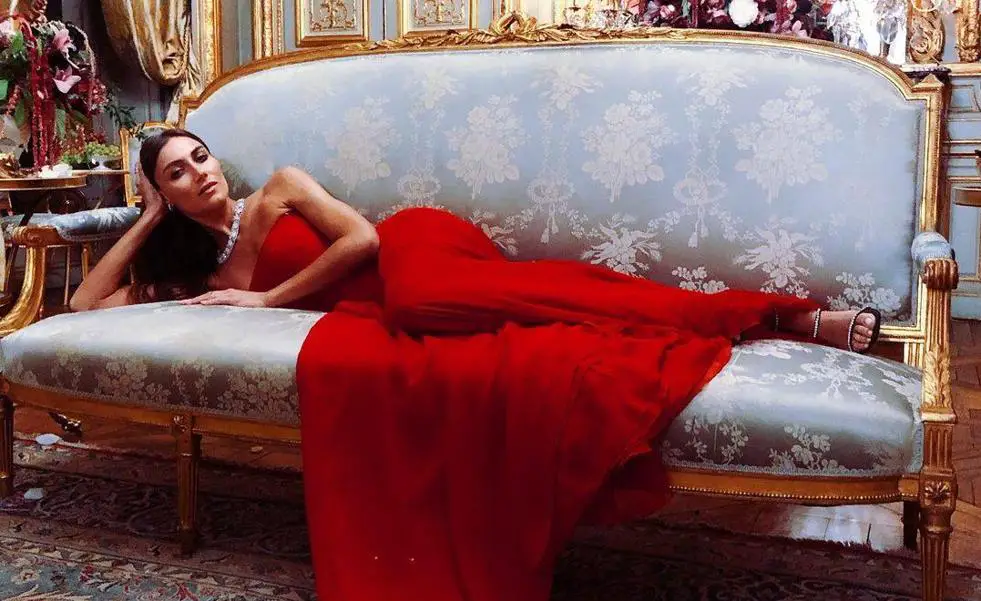 Los vestidos rojos mas elegantes y glamurosos que van a