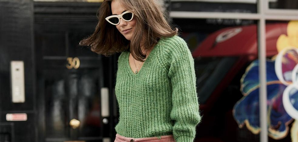 1641181208 Jersey verde y pantalon de pana de Massimo Dutti copiamos