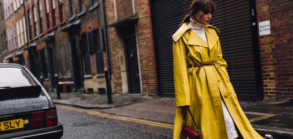 1643614206 Con blazer o trench el efecto piel de Zara luce