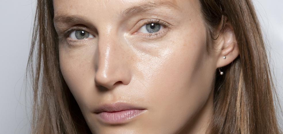 1648082409 Este serum es el tratamiento antiedad definitivo aporta luminosidad al