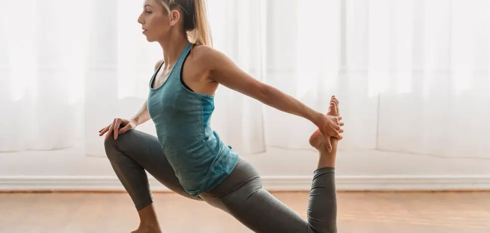 Royal Yoga Posture Eka Pada Rajakapotasana que mejora el equilibrio