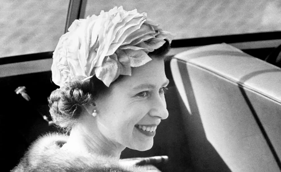 La reina Isabel II muere a los 96 anos en