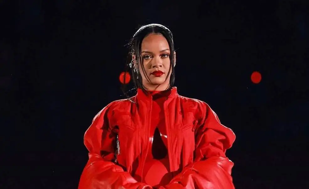 Rihanna vuelve a aparecer en la Super Bowl anuncia su