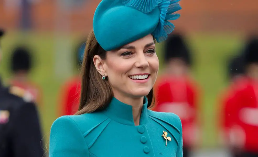 1679143447 Kate Middleton estrena abrigo verde de San Patricio le copiamos