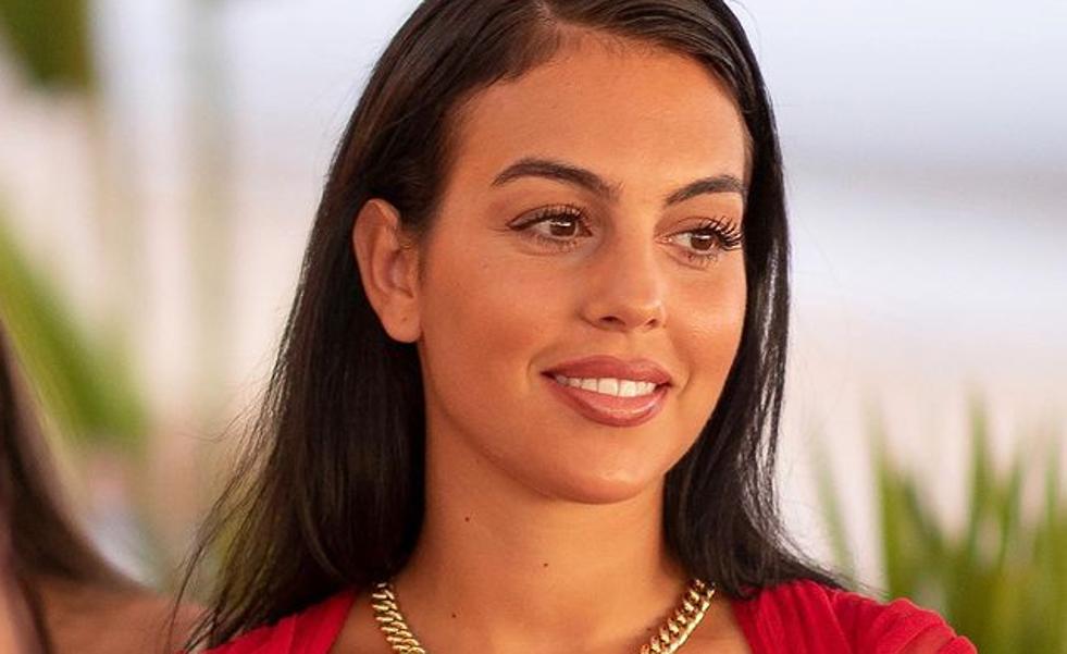 Siete looks de Georgina Rodriguez para copiar esta primavera vestidos
