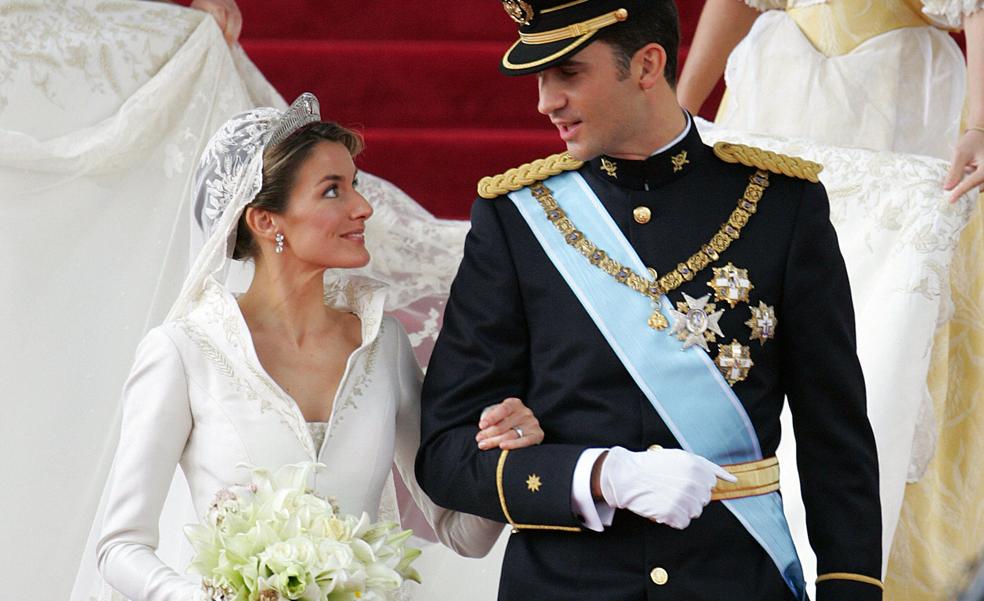 1684653305 19 aniversario de boda de Letizia y Felipe Novia con
