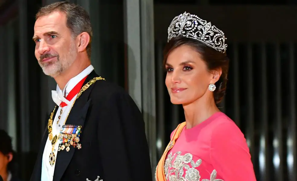 Asi lucira la reina Letizia en la coronacion de Carlos