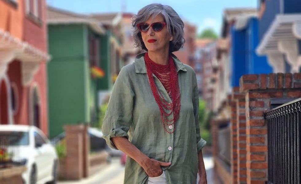 Camisas largas que las influencers mayores de 50 adoran para