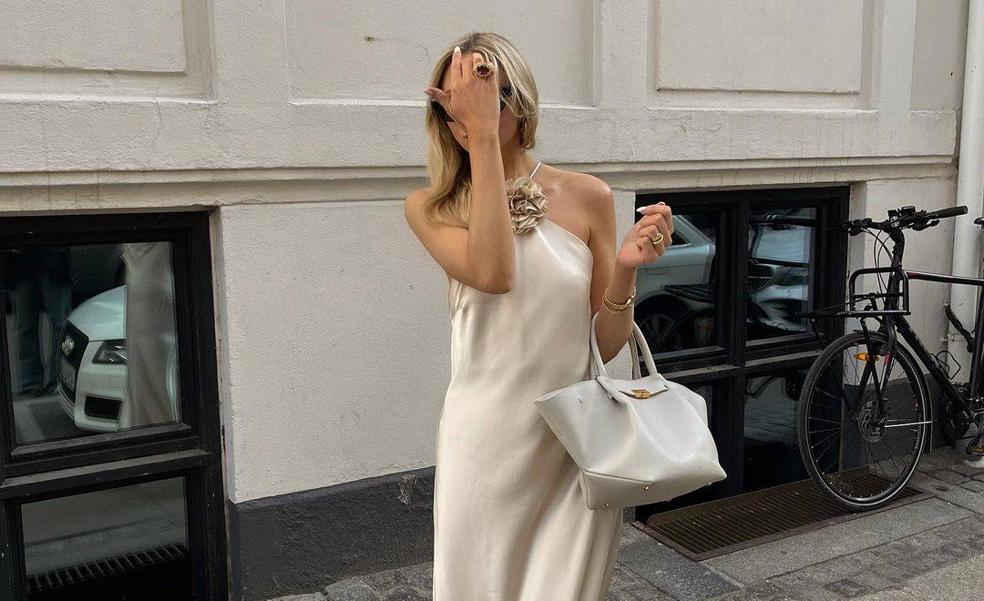 Es el vestido inferior mas chic y ponible digno de