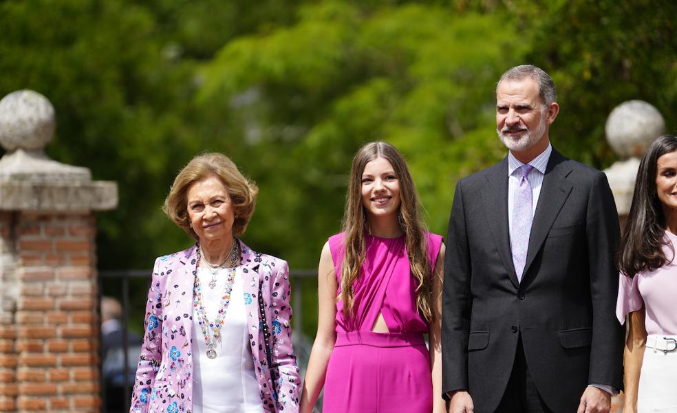 Un look muy elegante de la Reina Sofia en la
