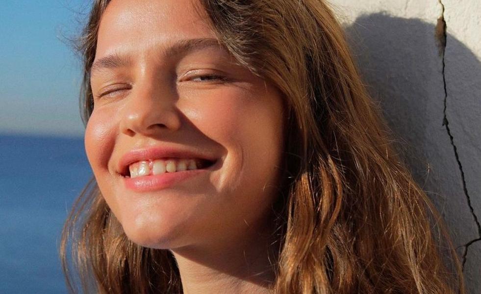 1685574308 Un suero que contiene tres tipos de vitamina C y