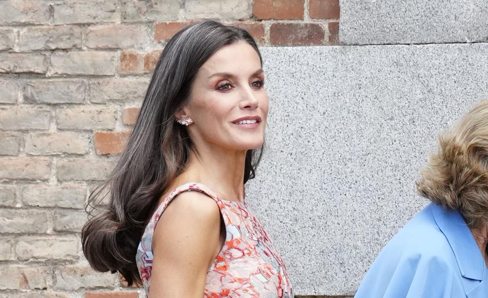 La reina Letizia gana un duelo de estilo con Rania