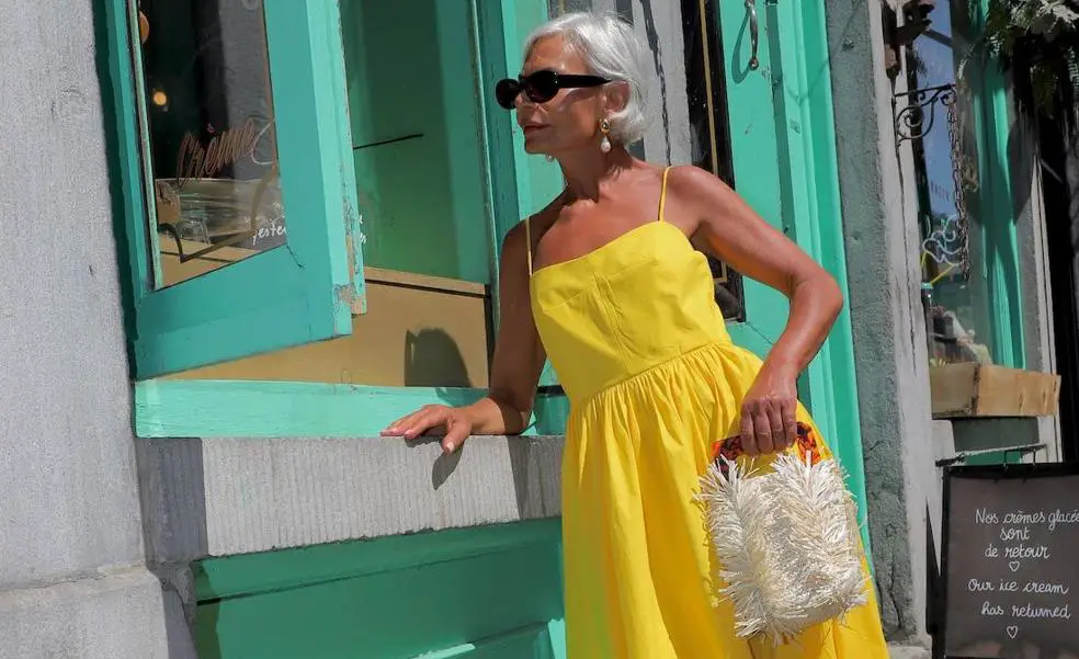 Coloridos vestidos de verano que son mas rejuvenecedores para mujeres