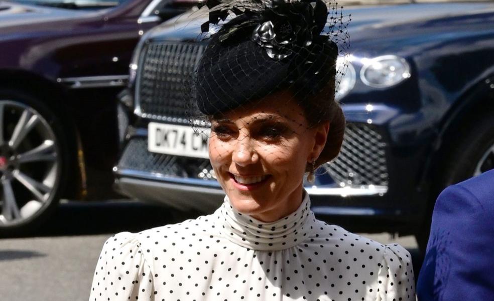 Elegante Vista Kate Middleton a la semana Victoria Peaces que