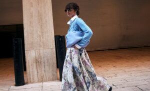 Faldas con un estampado floral una alternativa al vestido de