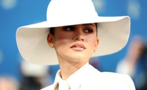 Pon Labios marrones y brillantes combinacion de estrellas de Znday