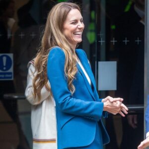 Kate Middleton guarda el traje mas encomiable perfecto para el